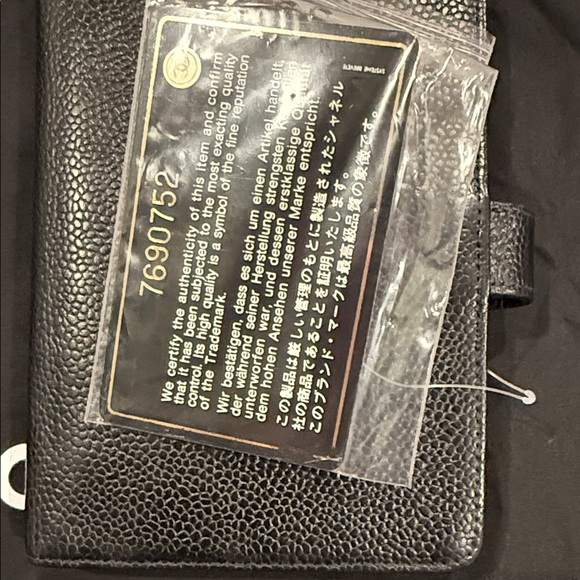 CHANEL Textured Black Leather agenda - Picture 6 of 7